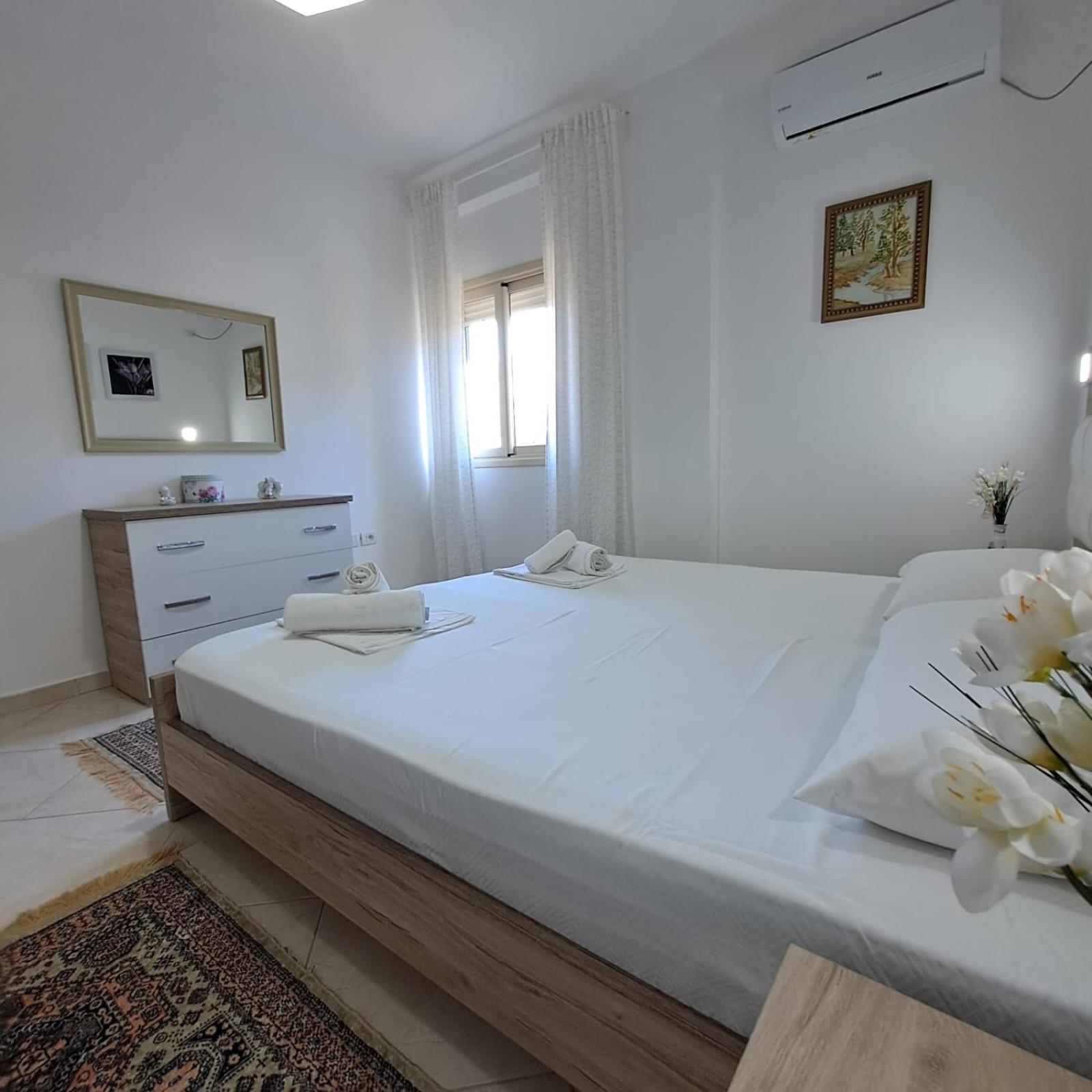 Flowers & Green 2 Bedrooms Apartment & Box Garage Вльора Екстер'єр фото